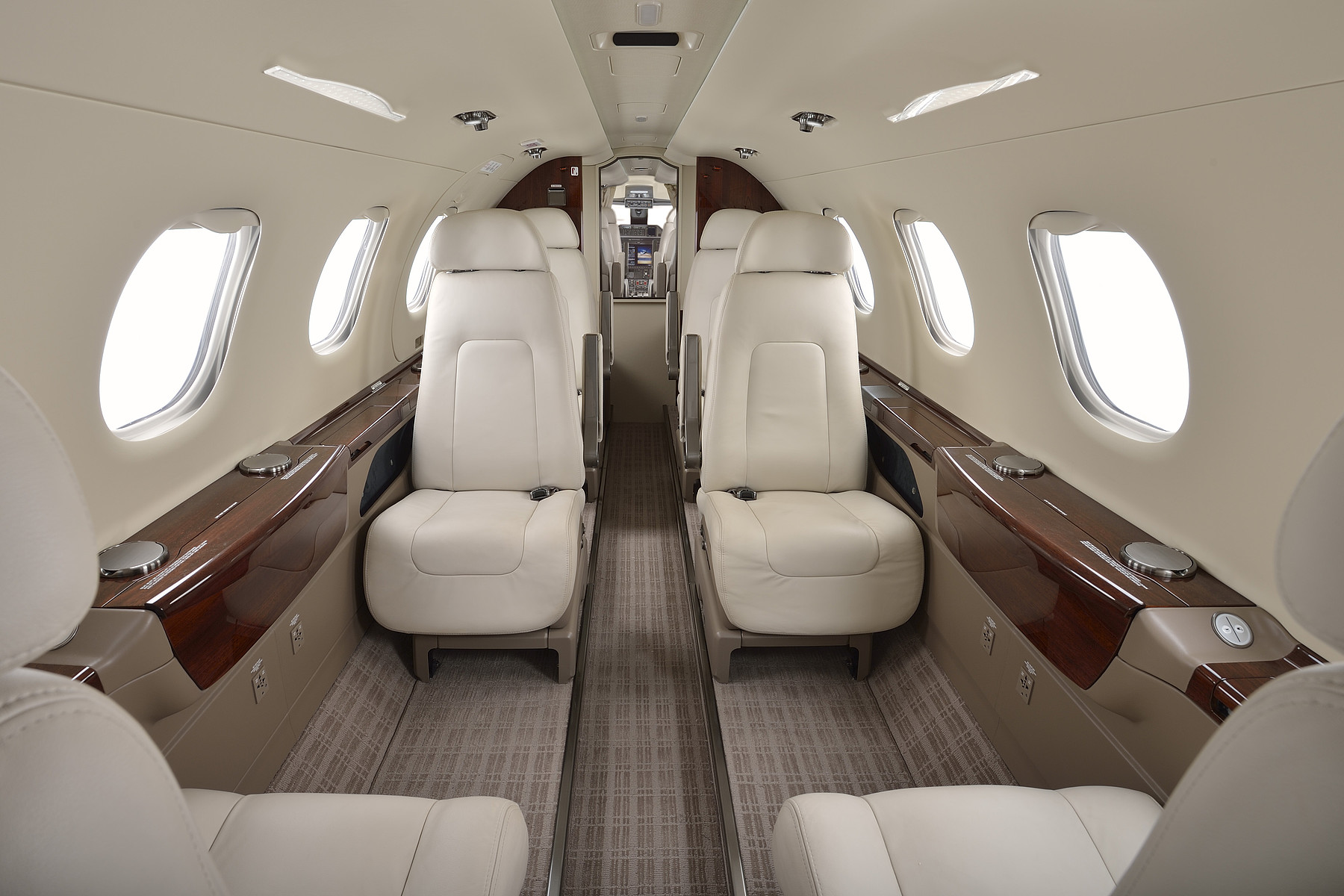 Embraer phenom 300. Embraer Phenom 300e Jet. Embraer 300. Phenom 300. Cessna xls+.